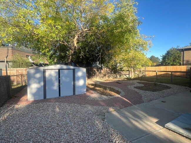Building Photo - 428 Emery Dr