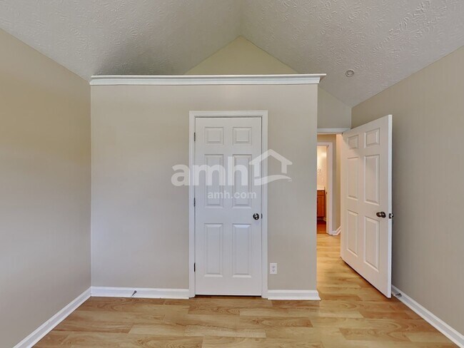 Building Photo - 4620 English Oaks Ln NW