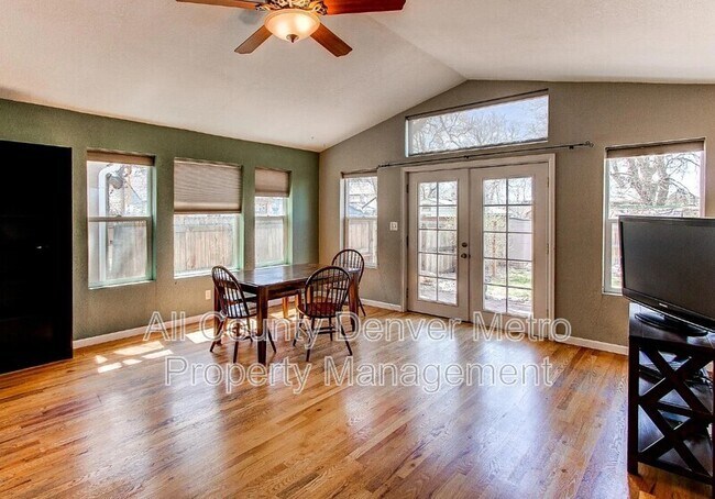 Building Photo - 849 Lipan St