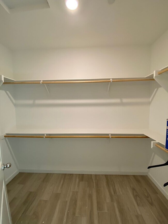 Building Photo - Beautiful Home with Solar