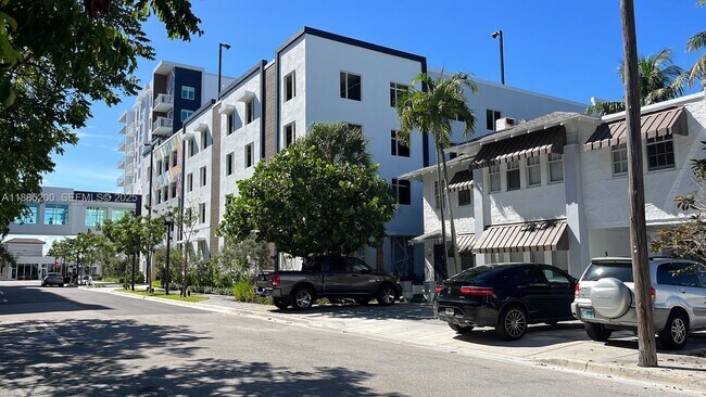 Building Photo - 315 Eucalyptus St