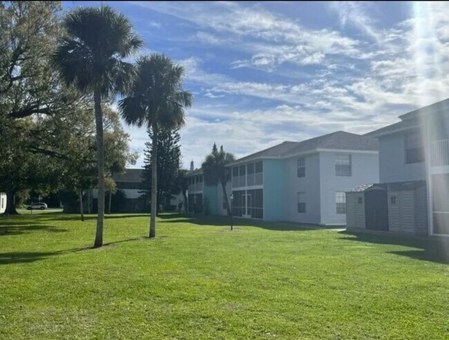 Building Photo - 1785 6th Ave