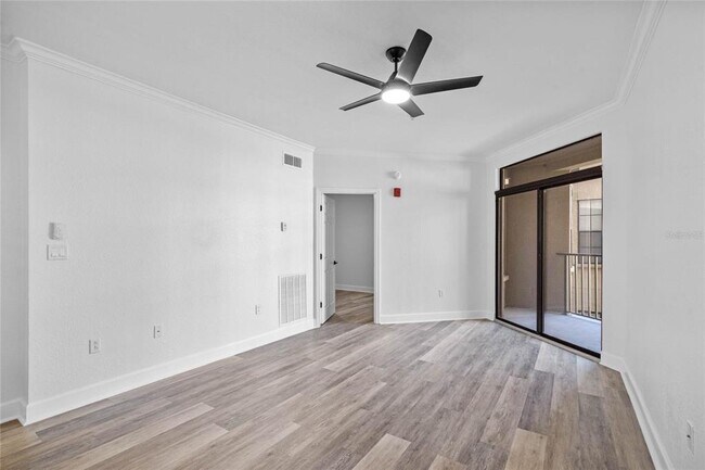 Building Photo - 911 N Orange Ave