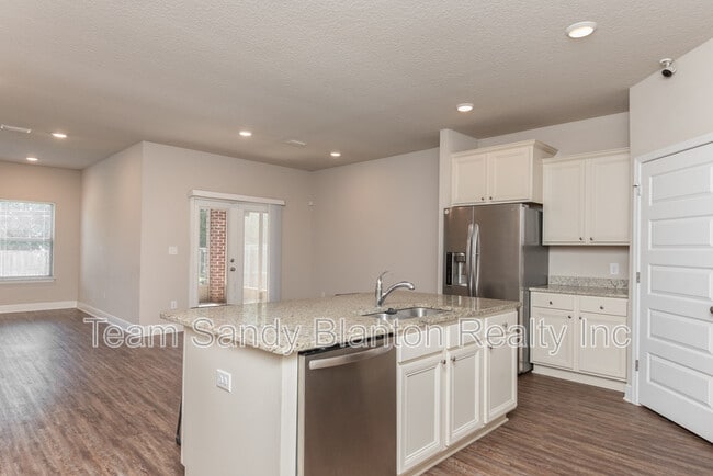 Building Photo - 7584 Burnside Lp