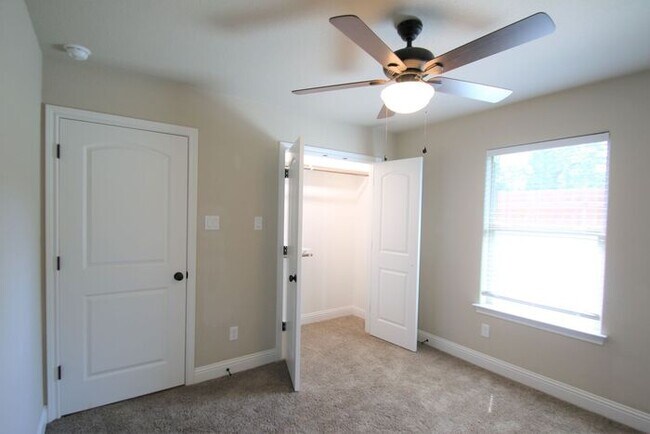Building Photo - Life is Better by the Lake Gorgeous 3-Bedroom Duplexes in Azle