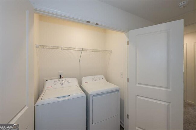 Building Photo - 2688 Toucan Wy