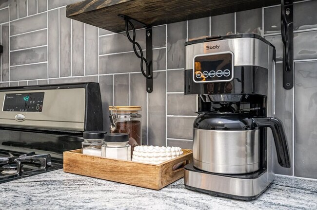 Building Photo - 215 Piedmont Ave NE