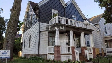 Building Photo - 902 E Chambers St