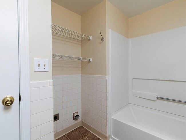 Building Photo - 2166 Hanfred Ct