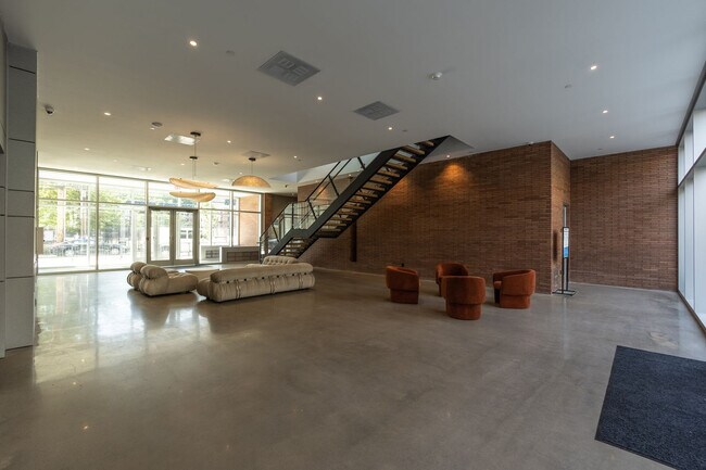 Building Photo - 1b Marshall Dr