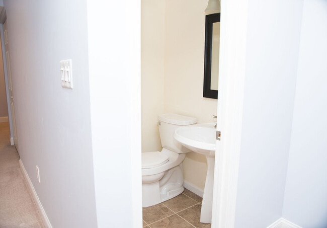 Building Photo - 10331 Bushman Dr
