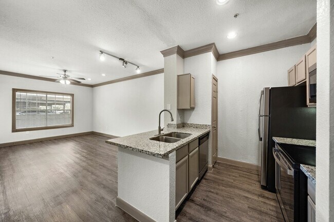 Building Photo - Move-In Specials You’ll Love!