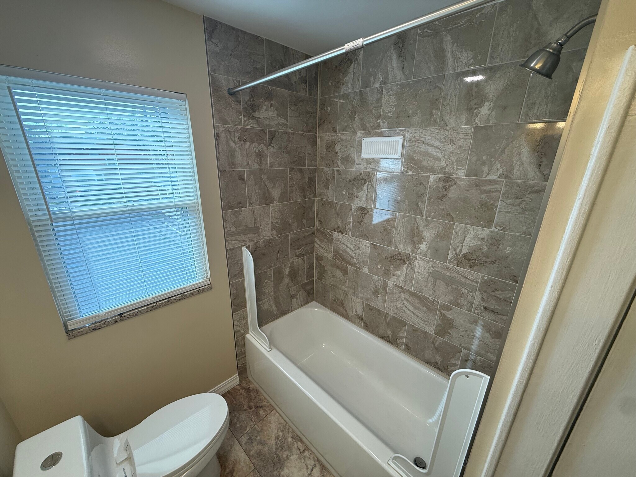 Building Photo - 2877 Sullivant Ave