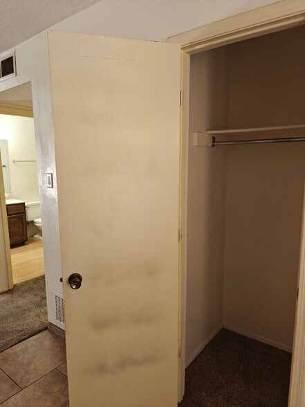 Building Photo - 7400 Santa Fe Trl NW