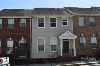 Building Photo - 21330 Pine St