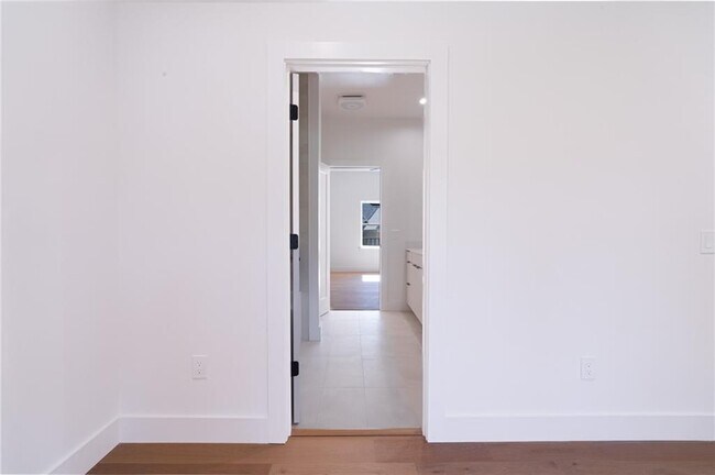 Building Photo - 4051 Annecy Dr SW