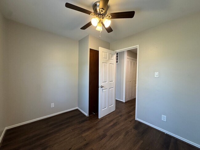 Building Photo - Updated 3 Bedroom in Southwood Neighborhood.