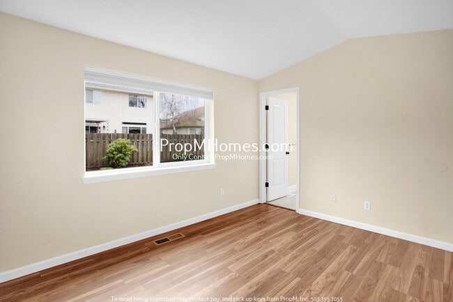 Building Photo - Updated Three Bedroom Home Next to Progress Ridge!