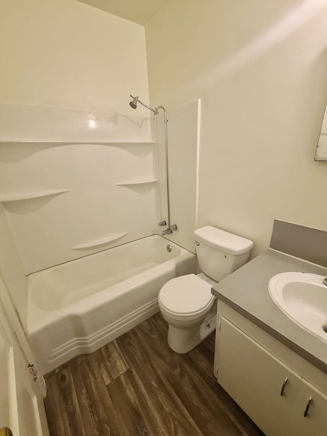 Building Photo - Charming 1 Bedroom, 1 Bath Apartment in Downtown Boise
