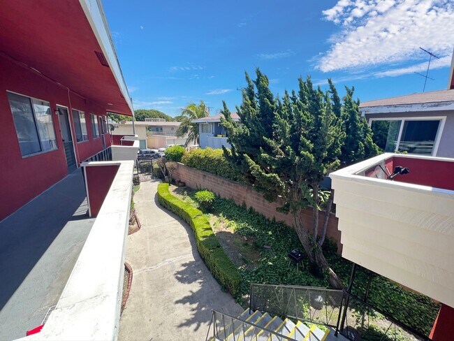 Building Photo - Brenton Apts