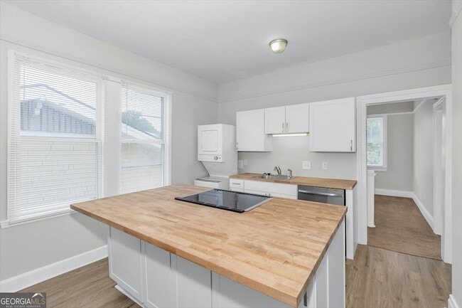 Building Photo - 211 Broad St