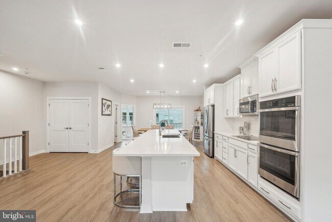 Building Photo - 4610 Olivine Dr