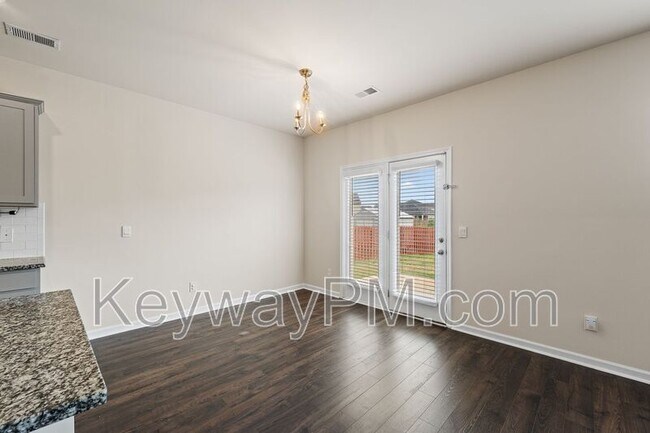 Building Photo - 3262 Carmine Ave