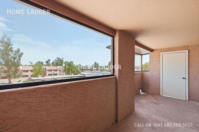 Building Photo - 540 N May-#3075
