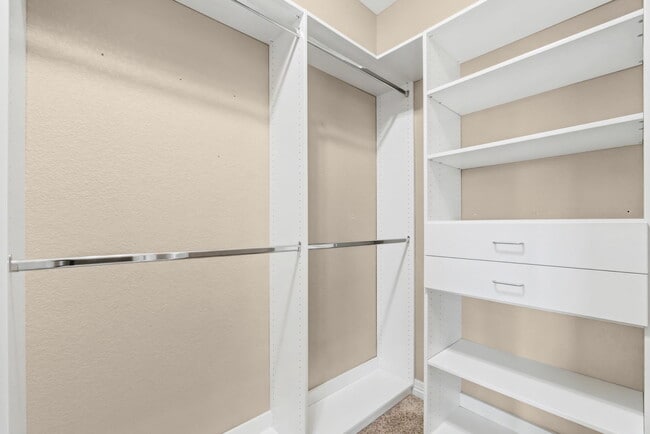 Building Photo - 15709 W 95th Pl