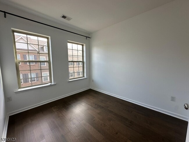 Building Photo - 2 Ambrosia Ct