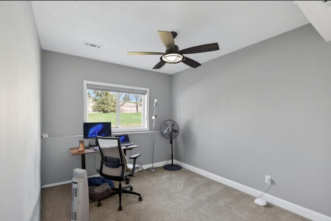 Building Photo - 15275 Plumstone Dr