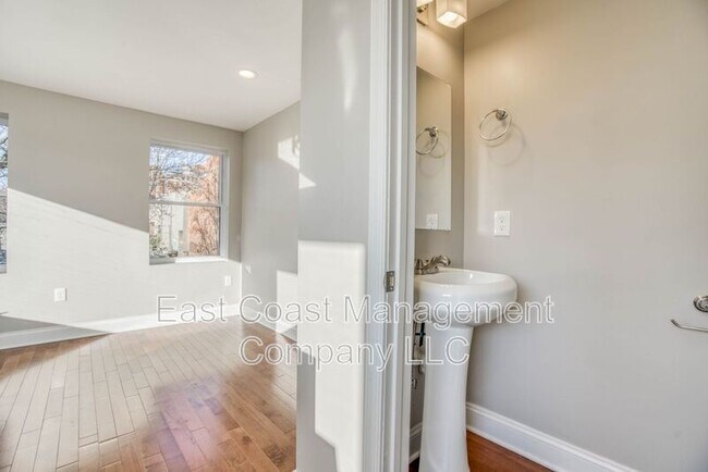 Building Photo - 1623 E Baltimore St