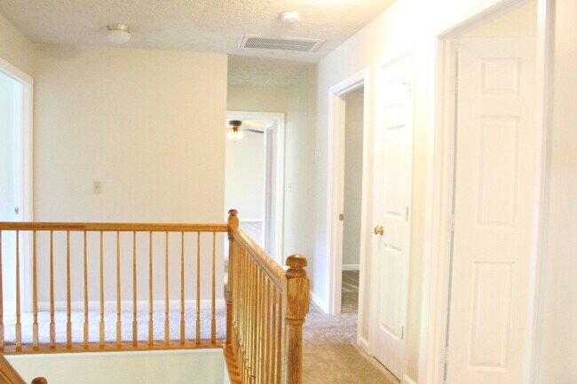 Building Photo - 64 Melanie Hollow Ln