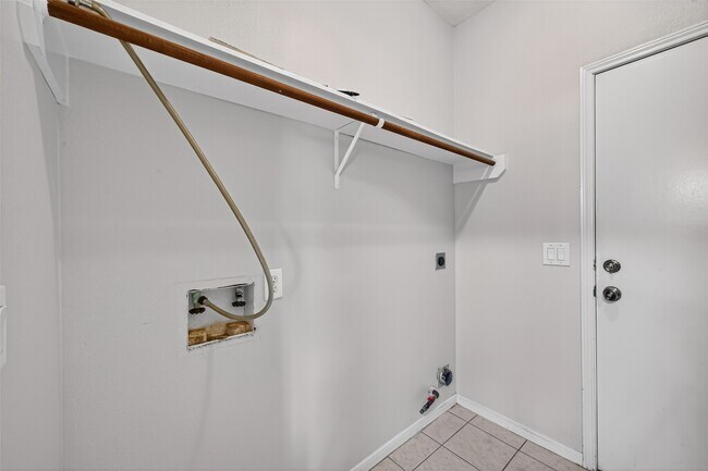 Building Photo - 2942 Blue Dawn Dr