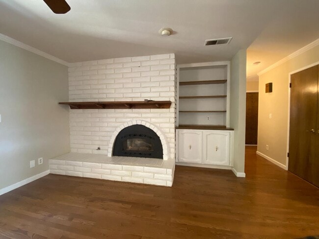 Building Photo - 8296 N Raisina Ave