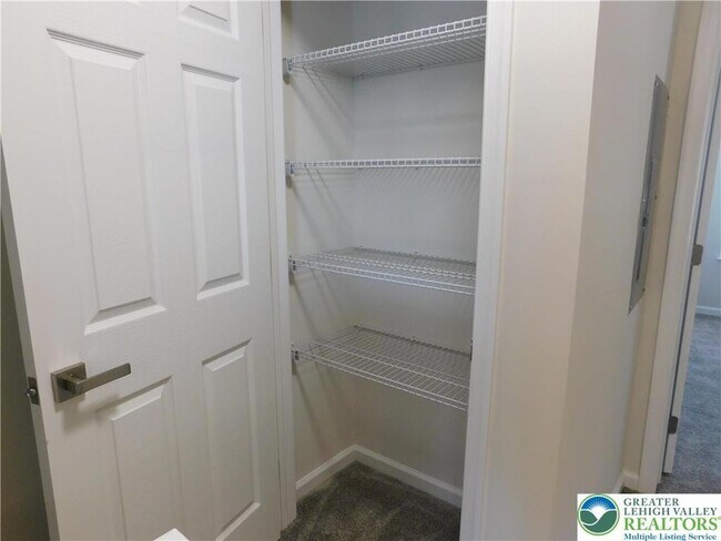 Building Photo - 326 E Frankford St