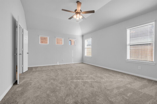 Building Photo - 2215 Villa Bella Ln