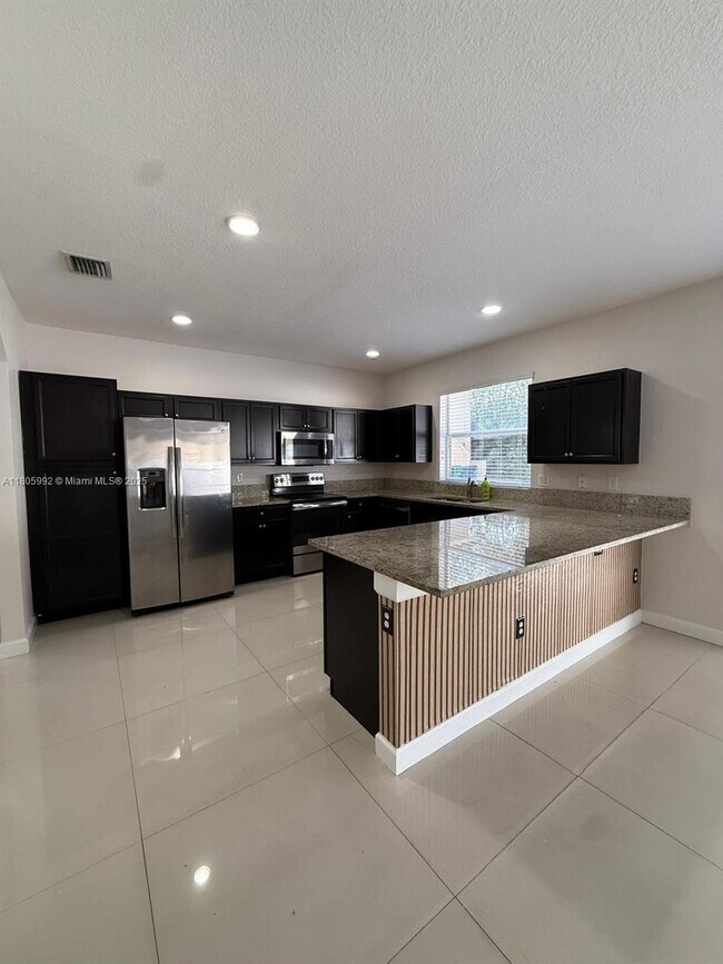 Building Photo - 16991 SW 90th Terrace