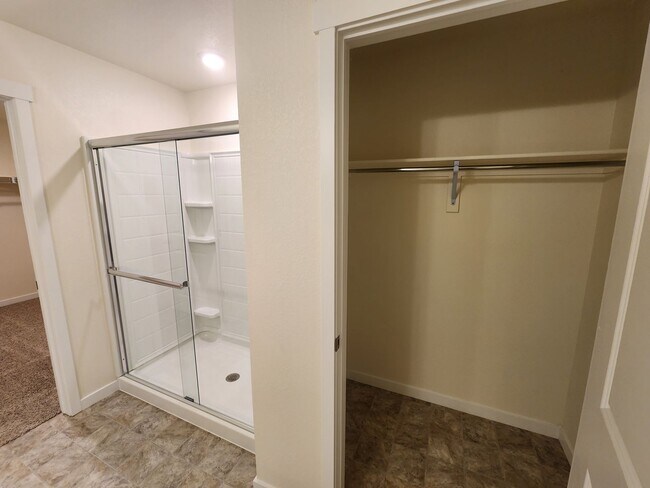 Building Photo - Stunning New Build In Wide Open Bennett!