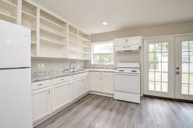 Building Photo - 6741 Limestone St