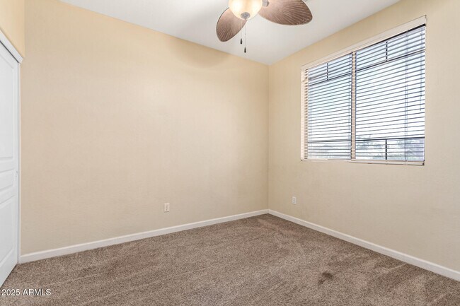 Building Photo - 6804 W Lone Cactus Dr