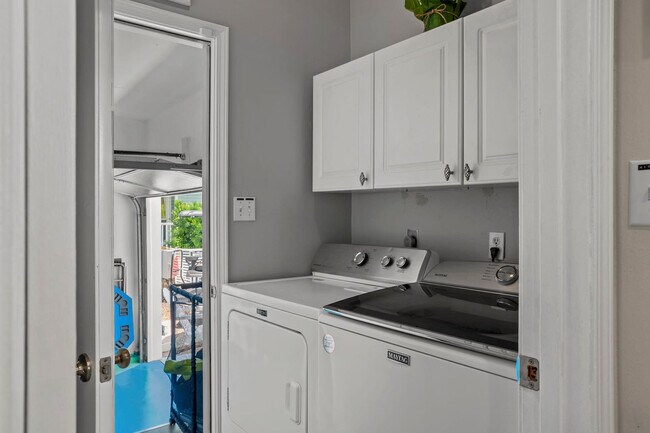 Building Photo - 4465 Clipper Cove