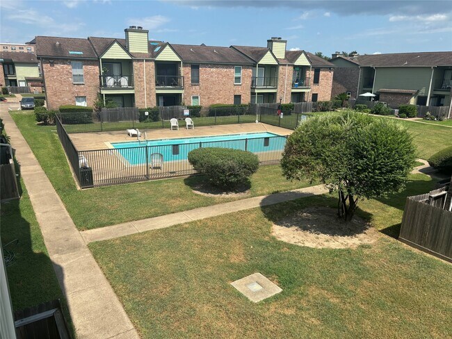 Building Photo - 18800 Egret Bay Blvd