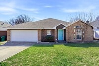 Building Photo - Spacious, Remodeled, 3-2-2 just off Boat Club in Eagle Mountain ISD!