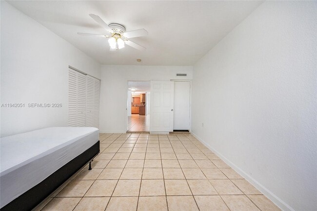 Building Photo - 1345 W 71st St