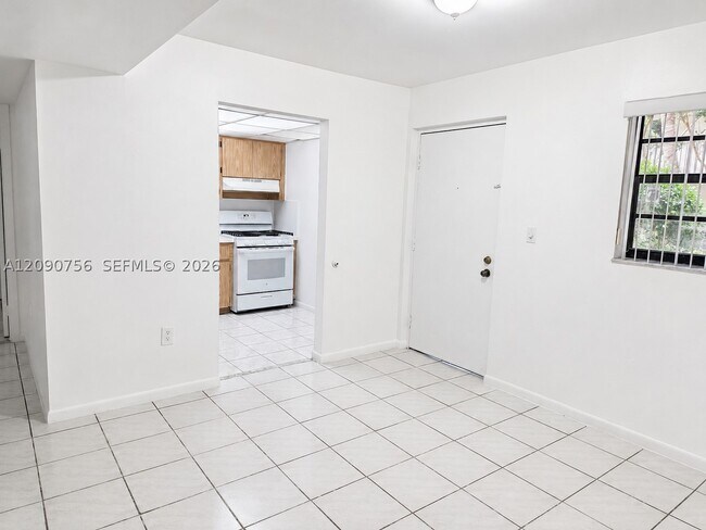 Building Photo - 13020 SW 92nd Ave