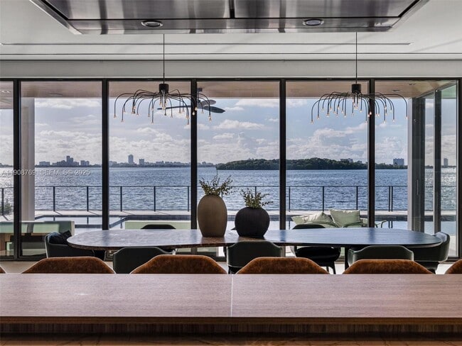 Building Photo - 11400 N Bayshore Dr