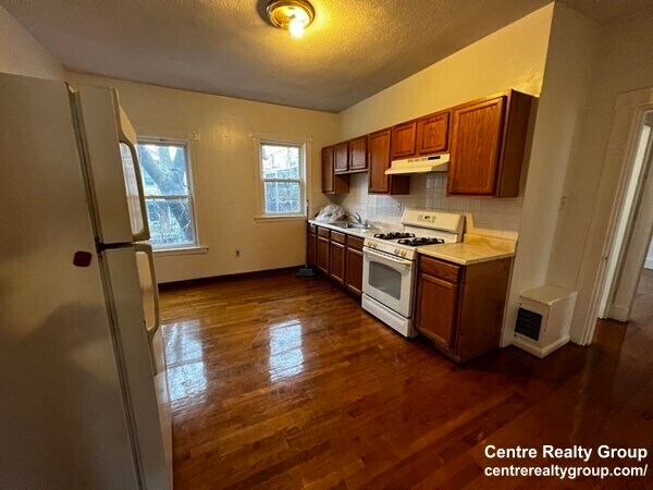 Primary Photo - 22 Bynner St