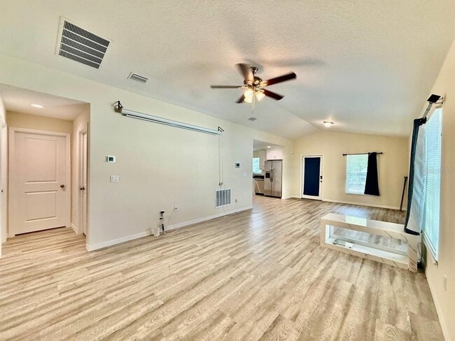 Building Photo - 2904 E Columbus Dr