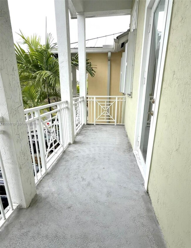 Building Photo - 10780 NW 74th St